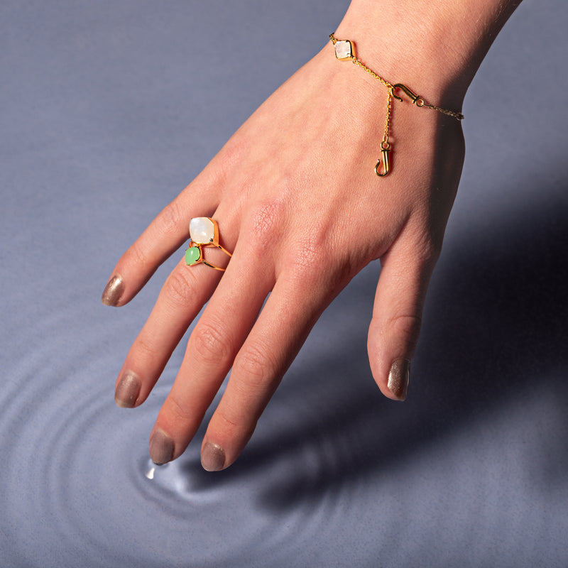 Image of 9ct gold rainbow moonstone adjustable bracelet with gemstone stacking rings - Juraster