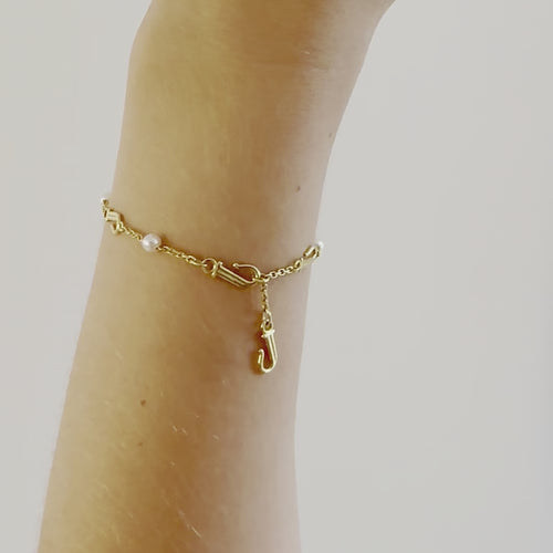 Video of Touchstone Bracelet - Pearl/Gold