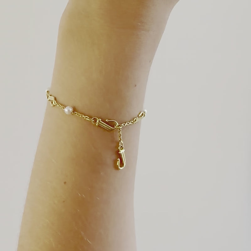 Video of Touchstone Bracelet - Pearl/Gold