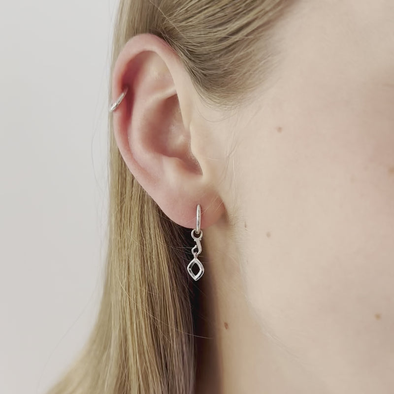 Video of Anchor Hoop - White Gold